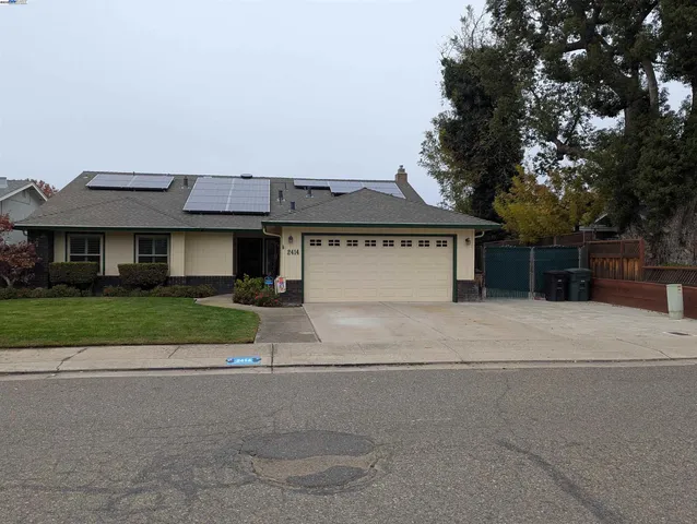 $585,000 | 2414 Vine Avenue, Escalon, CA 95320