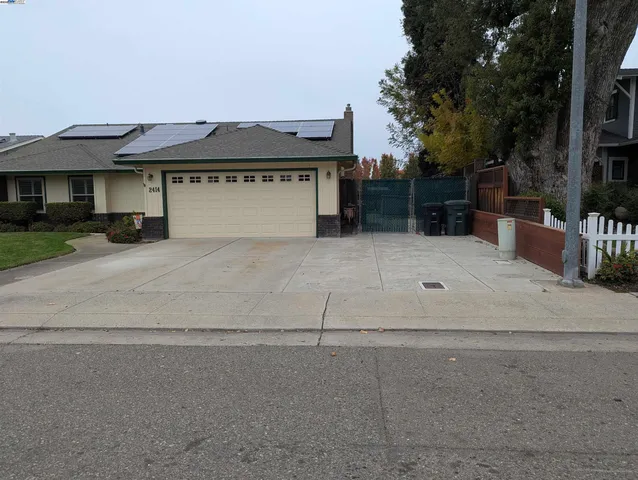 $585,000 | 2414 Vine Avenue, Escalon, CA 95320