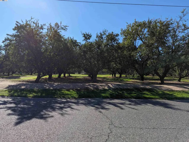 $585,000 | 2414 Vine Avenue, Escalon, CA 95320