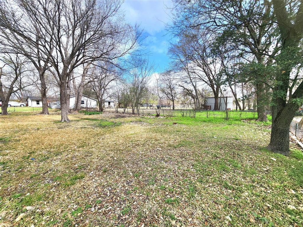 204 Ranch House Road Willow Park, TX 76087 - Photo 4 of 22 a view of a field with of trees
