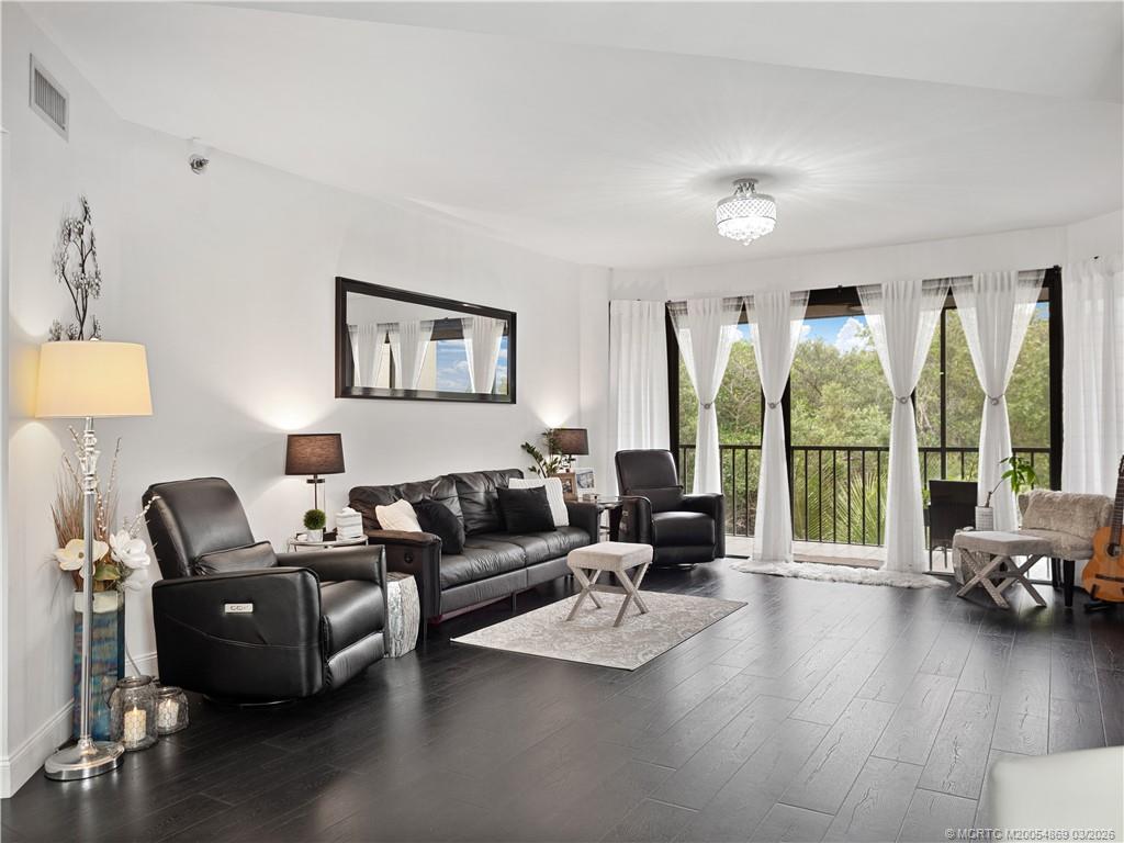 221 Northeast Plantation Road, Unit 415 Stuart, FL 34996 - Photo 6 of 43
