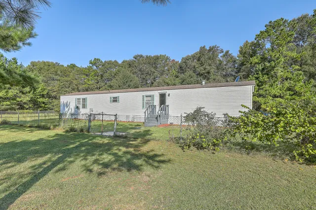 $110,000 | 118 Rooster Lane, St. Stephen, SC 29479