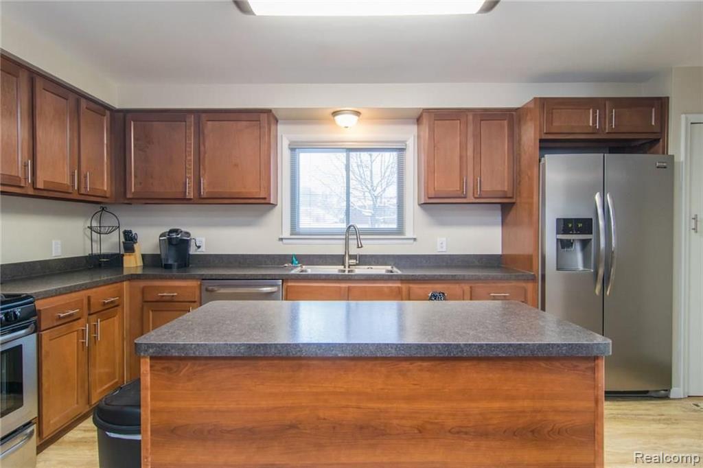 2890 Walbridge Drive Rochester Hills, MI 48307 - Photo 9 of 40