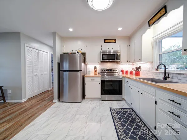 $495,000 | 22 Garden Spot Lane, Camden, SC 29020
