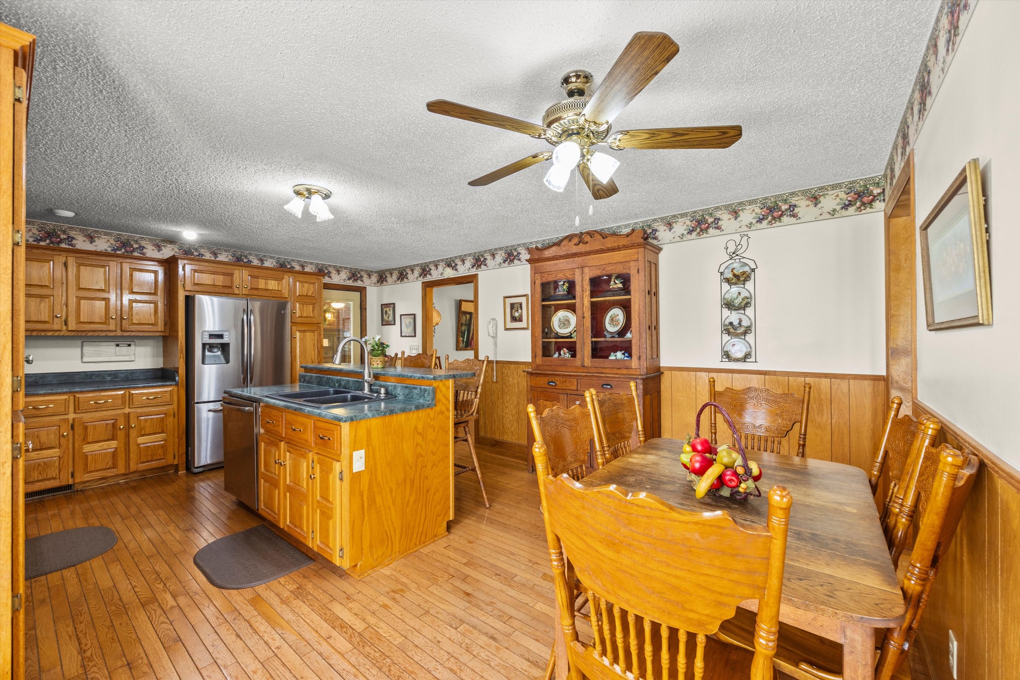 28301 Lambert Road Ardmore, AL 35620 - Photo 5 of 47 a living room with stainless steel appliances kitchen island granite countertop furniture and a kitchen view