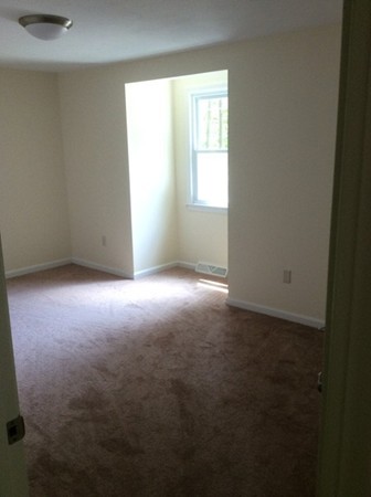 205 Alabama Road Tewksbury, MA 01876 - Photo 10 of 16 Gallery Image 10