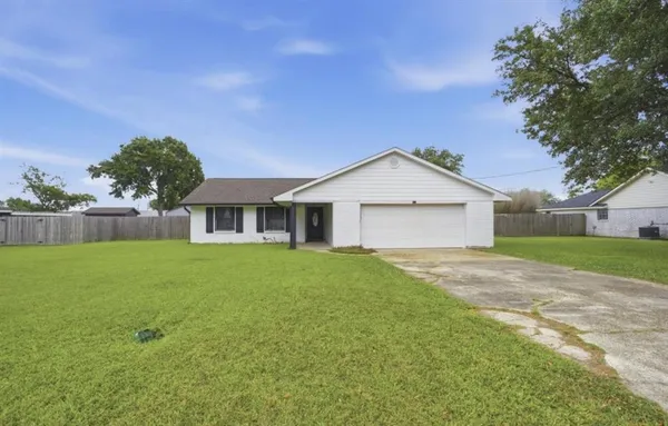 $205,000 | 6519 Meadow Ridge Lane, Lake Charles, LA 70605