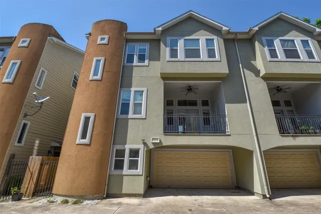 $2,695 | 1141 West 24th Street, Unit B, Houston, TX 77008