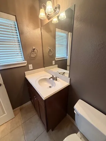 $2,695 | 1141 West 24th Street, Unit B, Houston, TX 77008