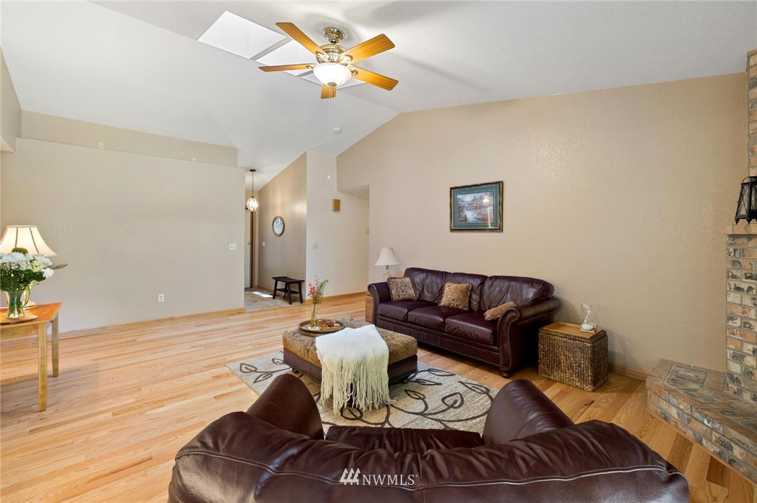 7728 Fairview Road Southwest Tumwater, WA 98512 - Photo 4 of 36 Gallery Image 4