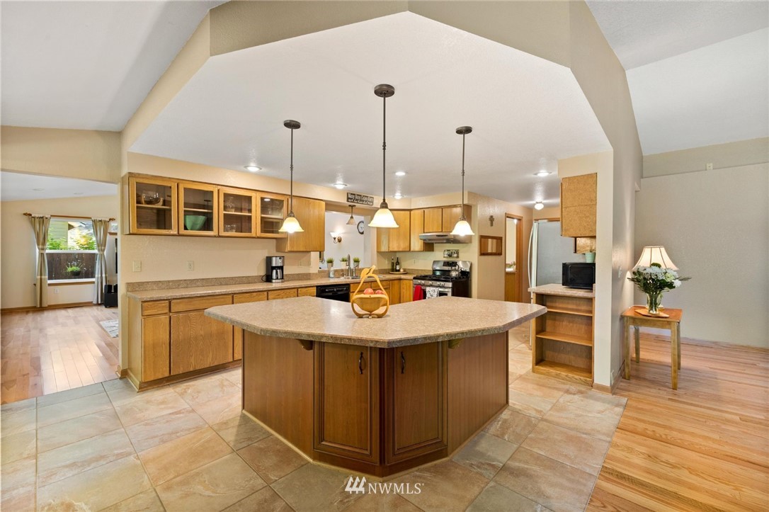 7728 Fairview Road Southwest Tumwater, WA 98512 - Photo 5 of 36 Gallery Image 5