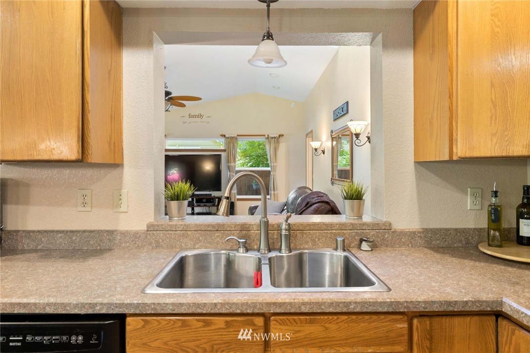 7728 Fairview Road Southwest Tumwater, WA 98512 - Photo 7 of 36 Gallery Image 7