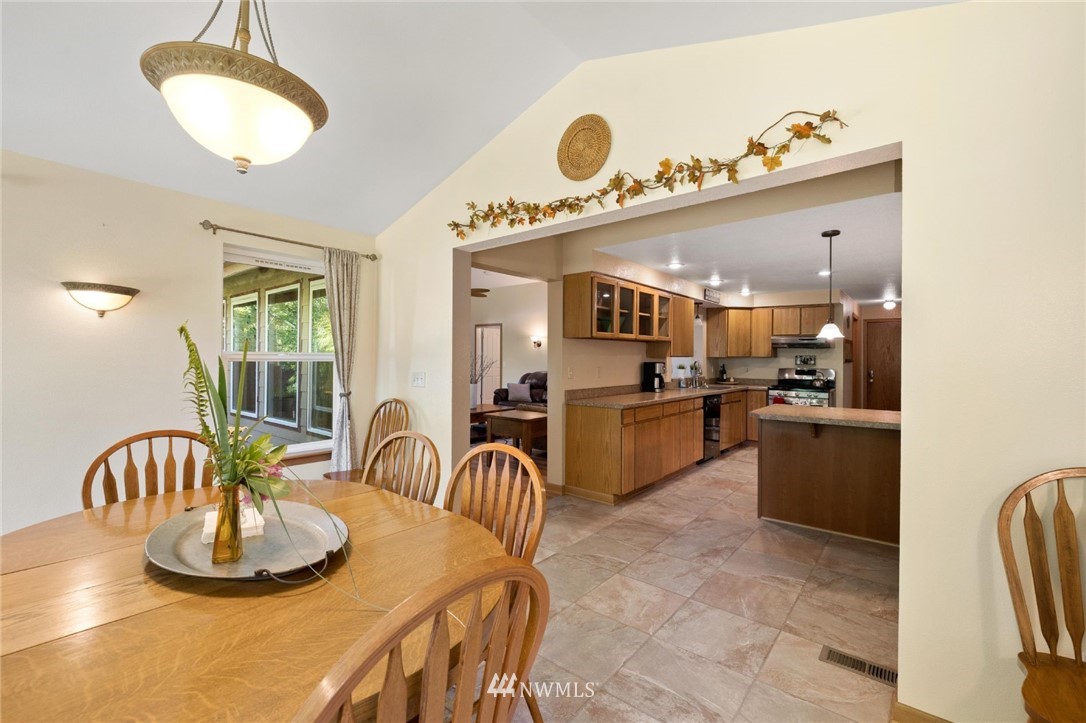 7728 Fairview Road Southwest Tumwater, WA 98512 - Photo 8 of 36 Gallery Image 8