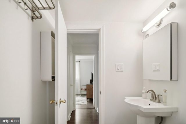 $275,000 | 2053 North Woodstock Street, Unit 102, Arlington, VA 22207