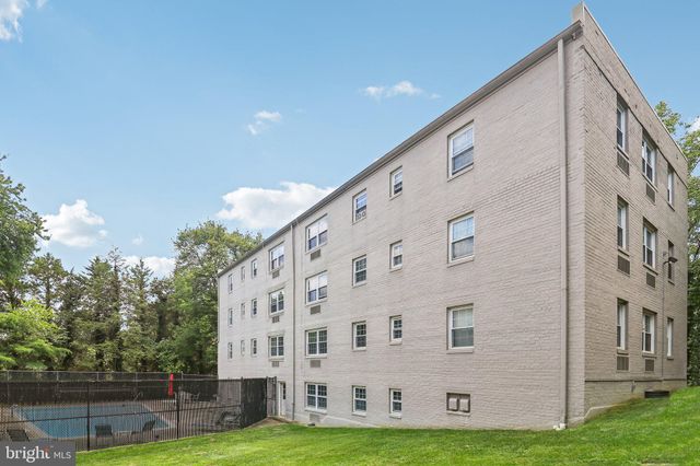 $275,000 | 2053 North Woodstock Street, Unit 102, Arlington, VA 22207