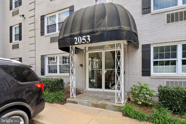 $275,000 | 2053 North Woodstock Street, Unit 102, Arlington, VA 22207