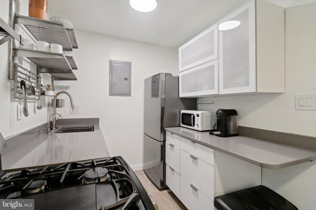 $275,000 | 2053 North Woodstock Street, Unit 102, Arlington, VA 22207