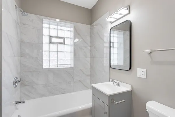 $1,250 | 8022 South Ellis Avenue, Unit 1B, Chicago, IL 60619