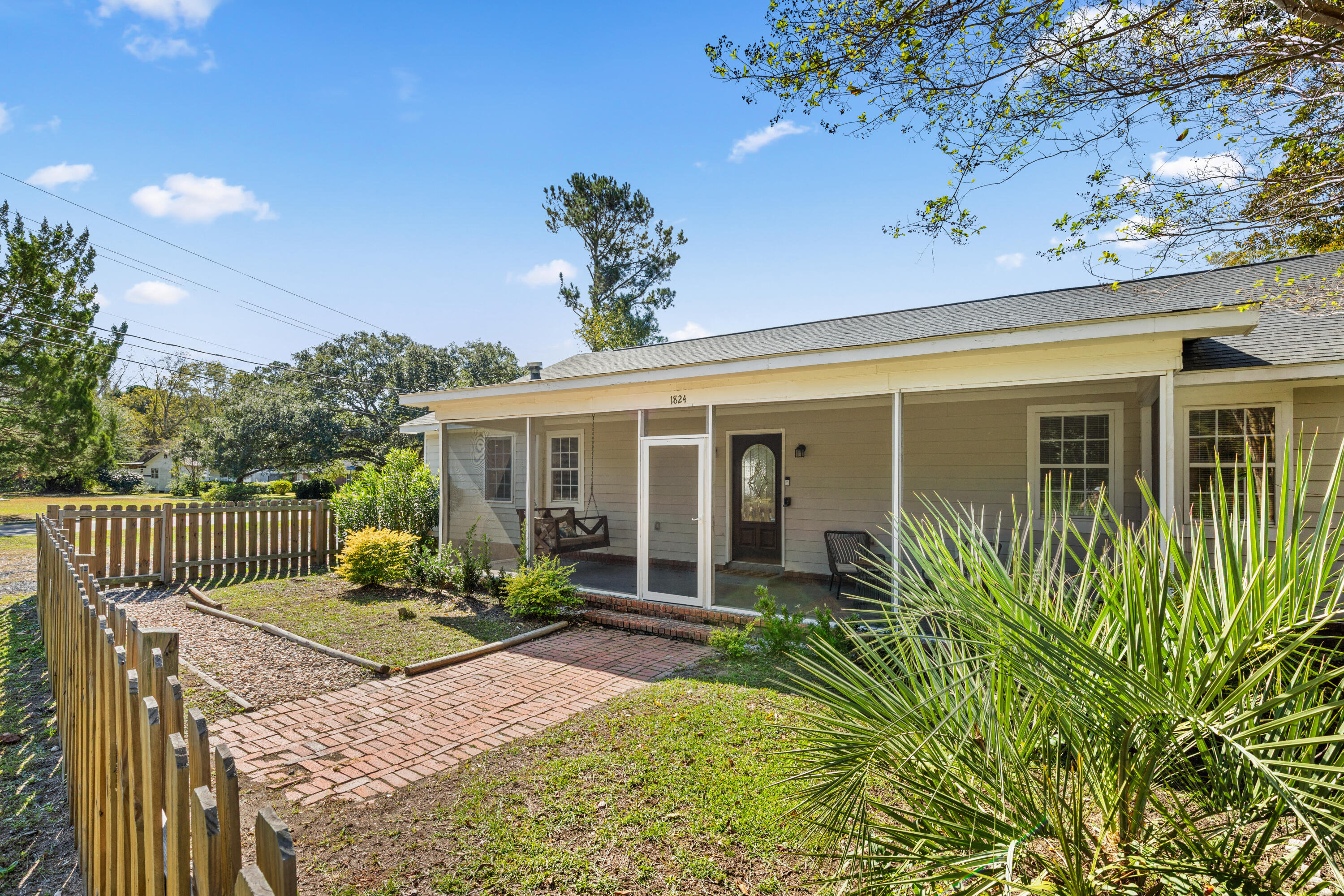 1824 Grimball Road Charleston, SC 29412 - Photo 3 of 50 1824 Grimball-2