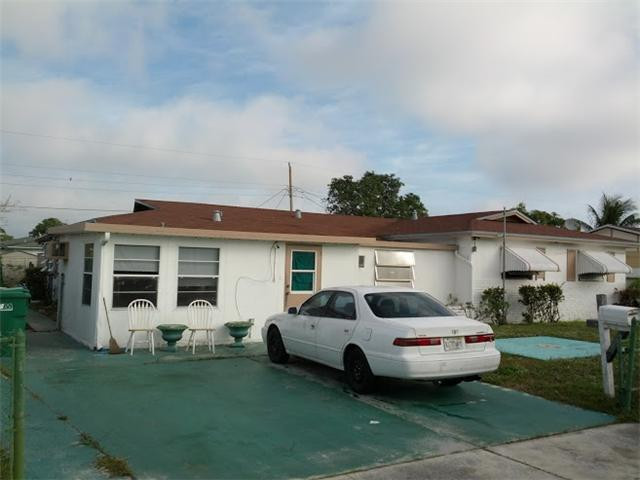 430 West 30th Street Riviera Beach, FL 33404 - Photo 3 of 8 Exterior Front
