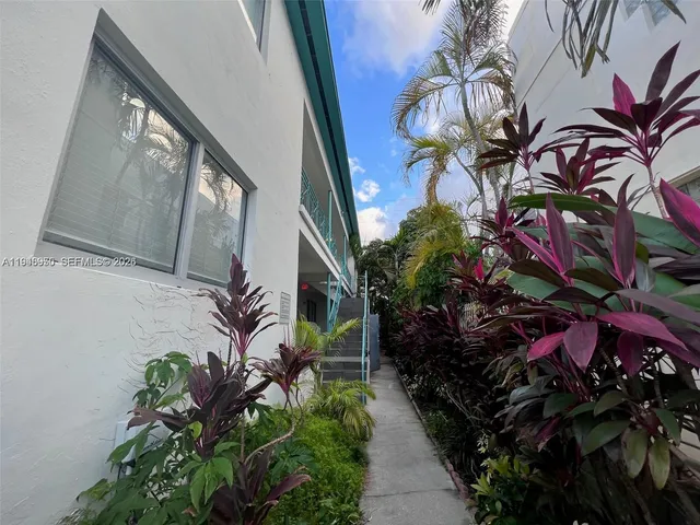 $3,000 | 820 15th Street, Unit 103, Miami Beach, FL 33139