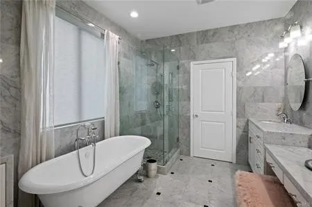 $5,995 | 5441 Ocean, Unit 101, Hawthorne, CA 90250