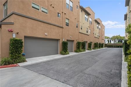 5441 Ocean, Unit 101 Hawthorne, CA 90250 - Photo 34 of 44 2 car garage