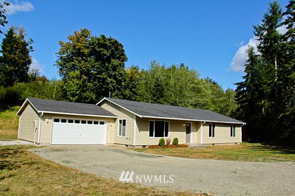1061 West Beerbower Road Elma, WA 98541 - Photo 1 of 14 Gallery Image 1