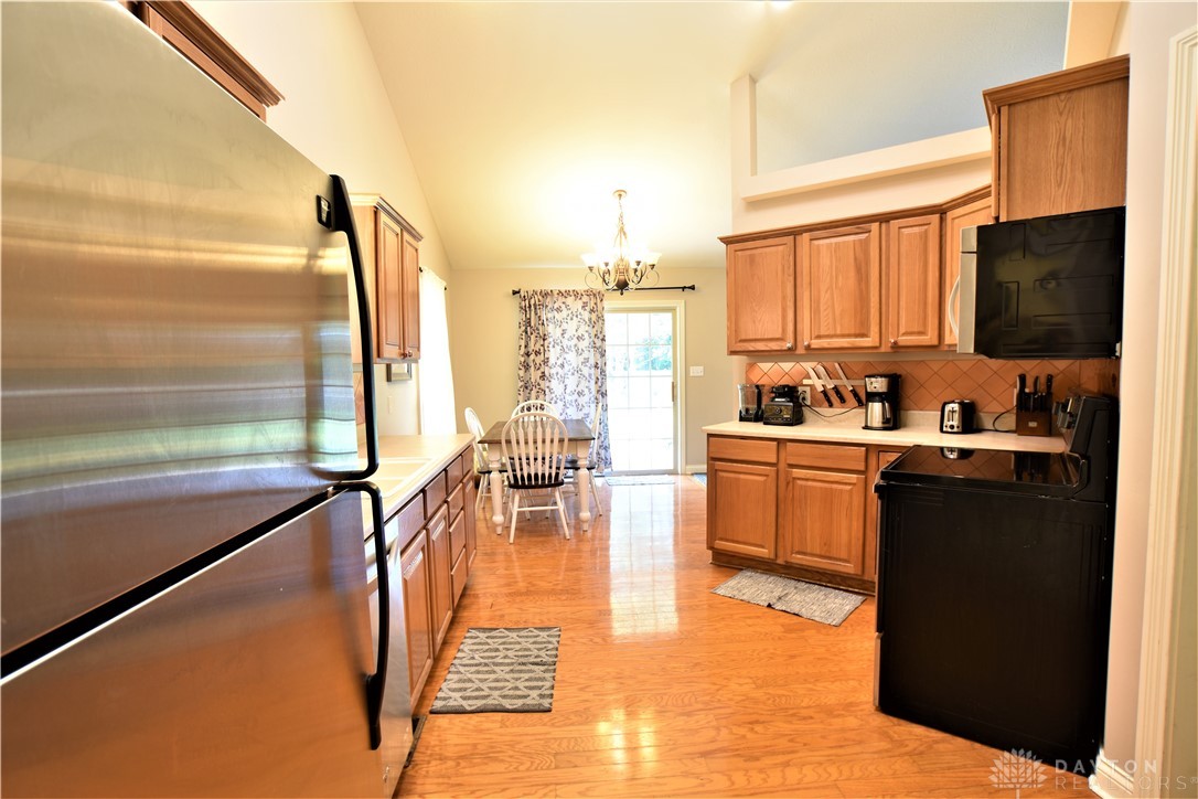 7874 Ct Ridge Fairborn, OH 45324 - Photo 4 of 29