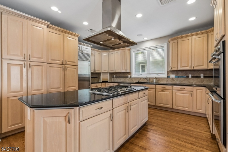 567 Mountain Avenue Springfield, NJ 07081 - Photo 9 of 32