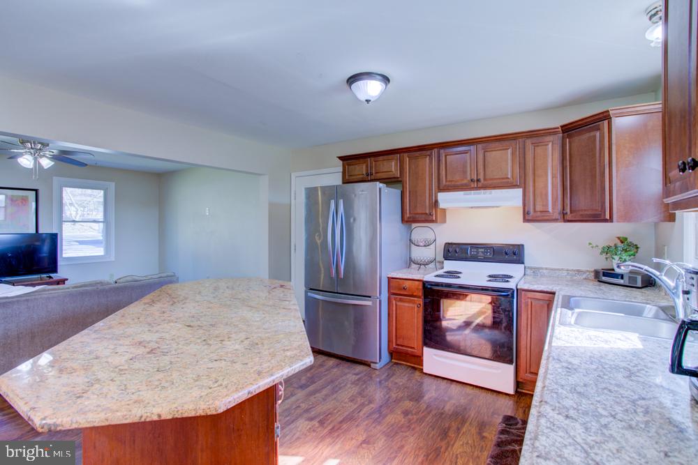 714 West Brubaker Valley Road Lititz, PA 17543 - Photo 11 of 43