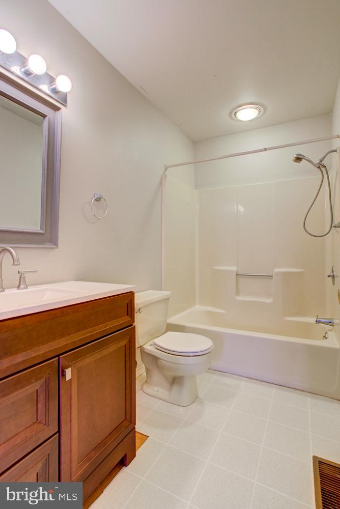 714 West Brubaker Valley Road Lititz, PA 17543 - Photo 15 of 43