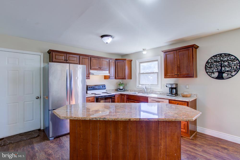 714 West Brubaker Valley Road Lititz, PA 17543 - Photo 10 of 43