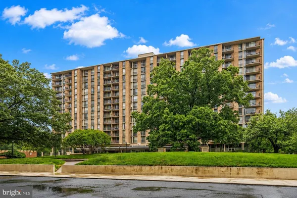 $1,900 | 4600 South Four Mile Run Drive, Unit 1205, Arlington, VA 22204
