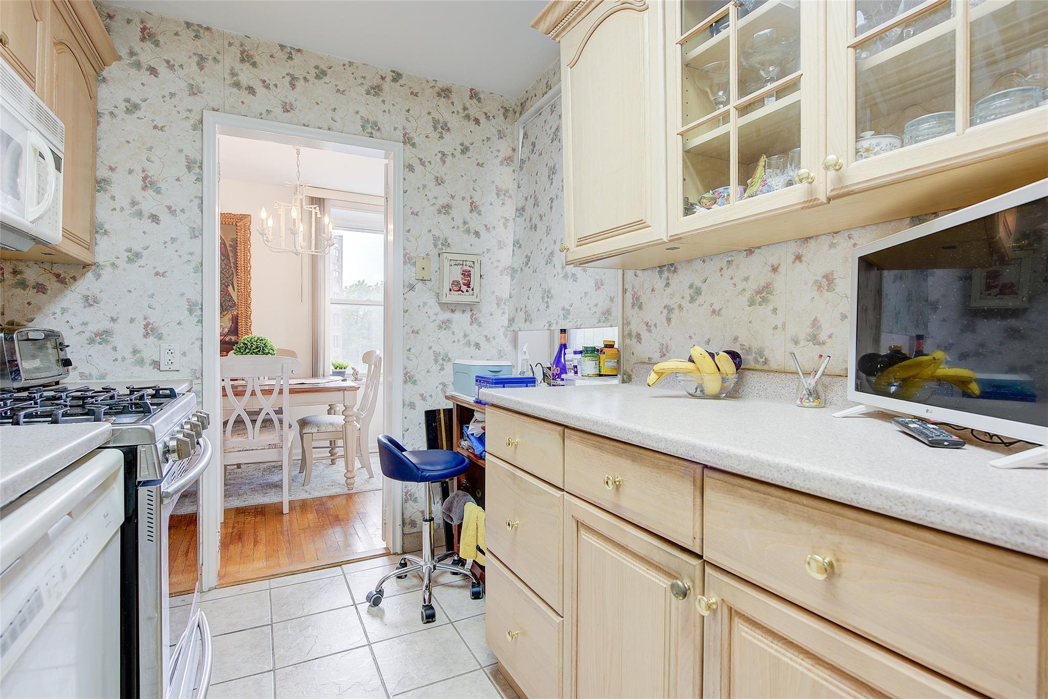 210-15 23rd Avenue, Unit 3C Queens, NY 11360 - Photo 6 of 12