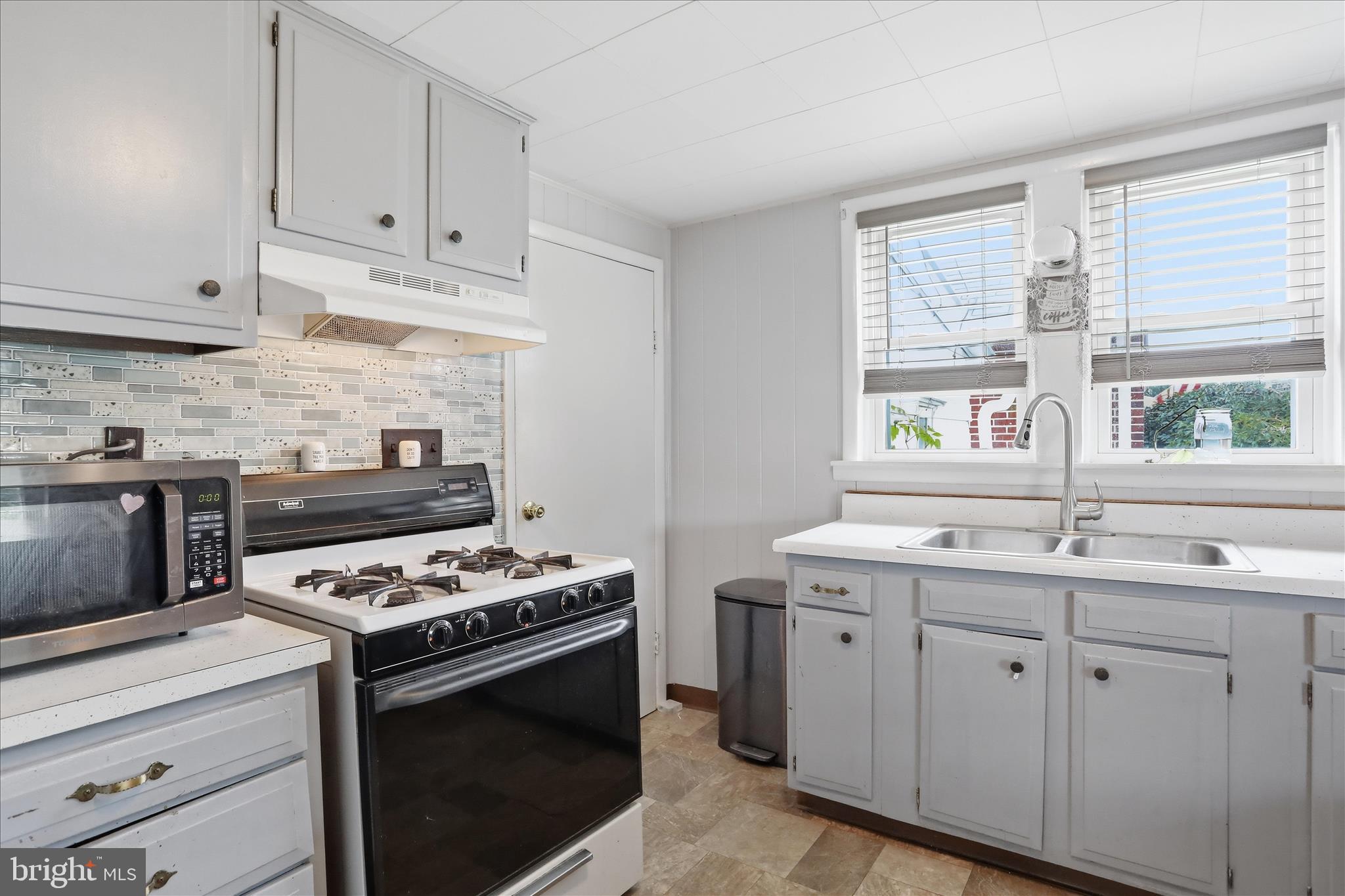 141 North Ridge Avenue Greencastle, PA 17225 - Photo 8 of 27 Kitchen