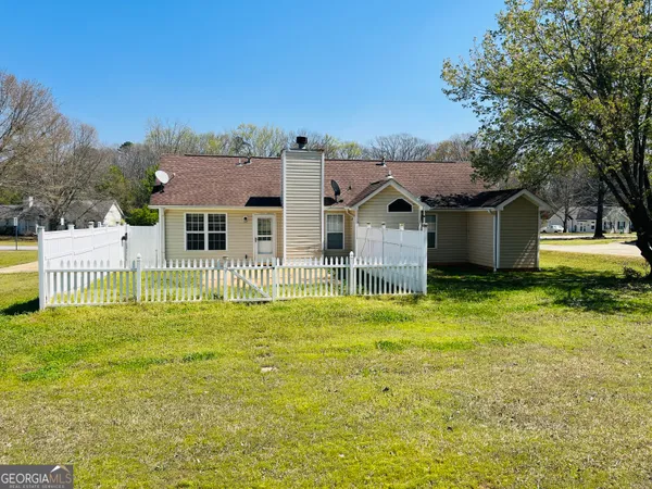 $2,100 | 405 Peeks Crossing Drive, Senoia, GA 30276