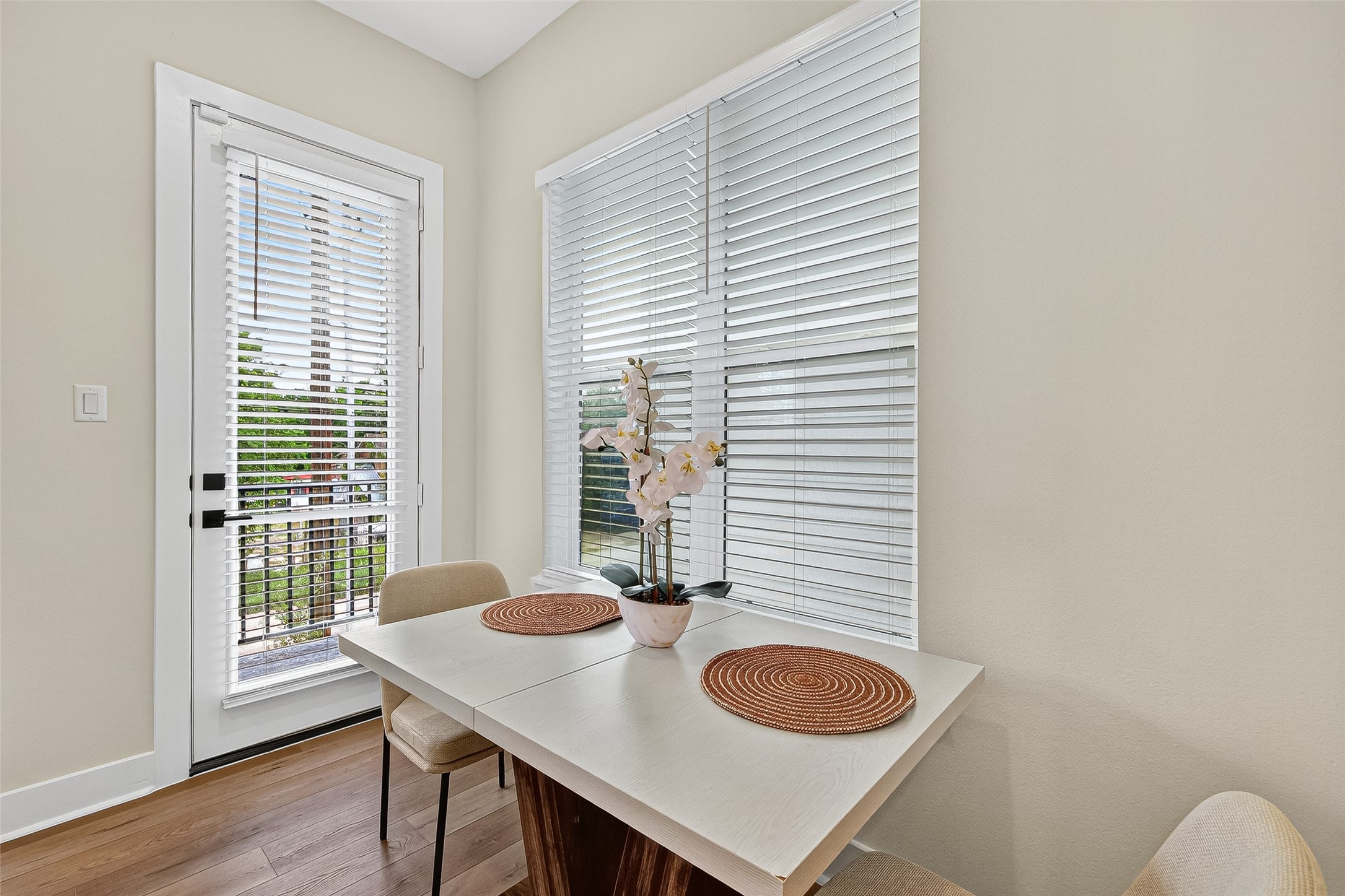 3315 Daphne Street Houston, TX 77021 - Photo 15 of 45 a dining room with a table and chairs