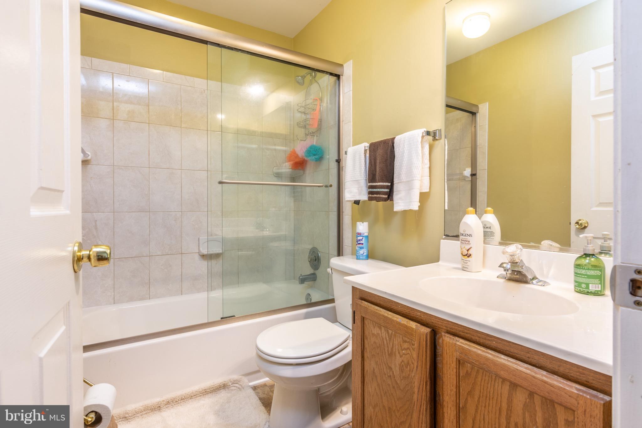 12510 Kingsview Street Bowie, MD 20721 - Photo 18 of 25 Upstairs Second Bath