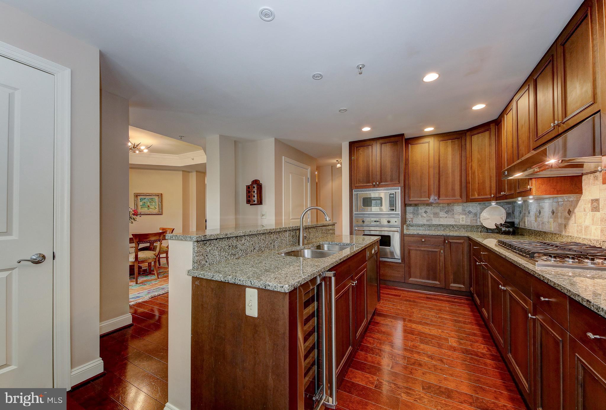 2501 Wisconsin Avenue Northwest, Unit 108 Washington, DC 20007 - Photo 15 of 31 Prep/Dining Island