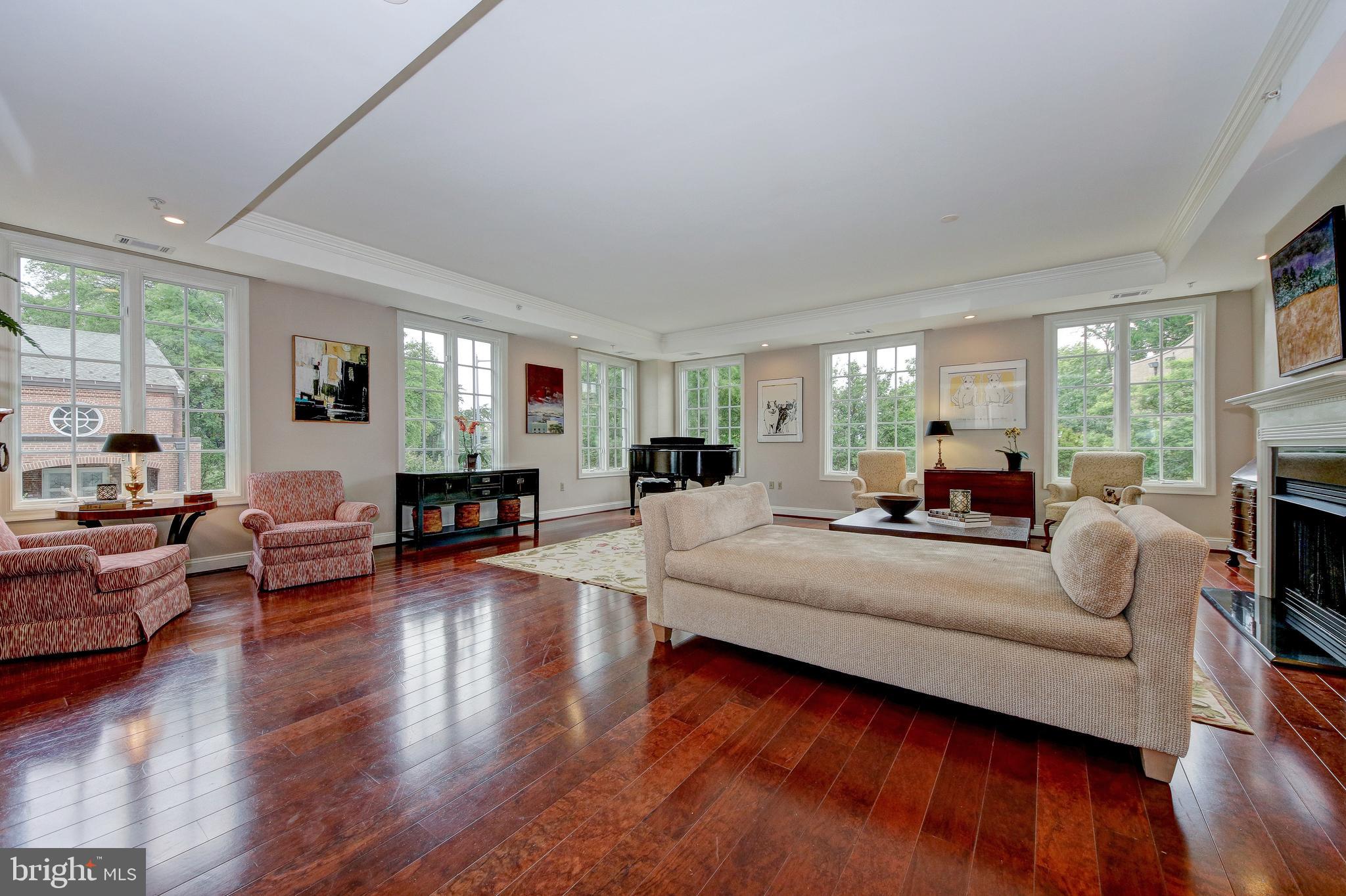 2501 Wisconsin Avenue Northwest, Unit 108 Washington, DC 20007 - Photo 4 of 31 Living Room