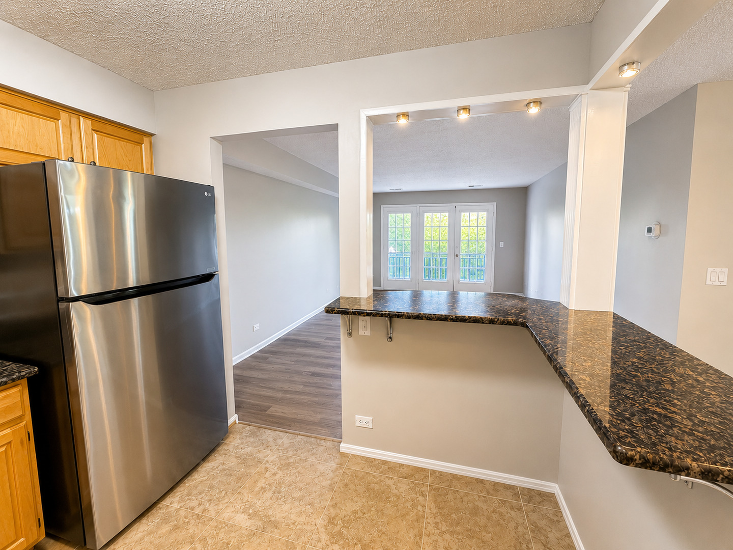 520 Biesterfield Road, Unit 209 Elk Grove Village, IL 60007 - Photo 11 of 31