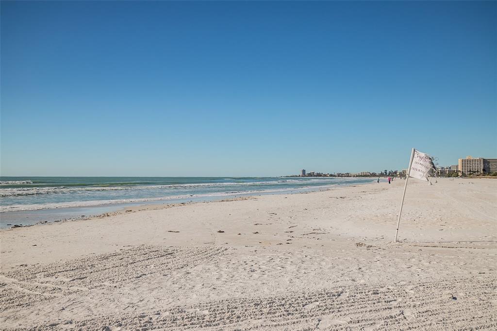 6300 Midnight Pass Road, Unit 21 Sarasota, FL 34242 - Photo 28 of 30 a view of a empty room