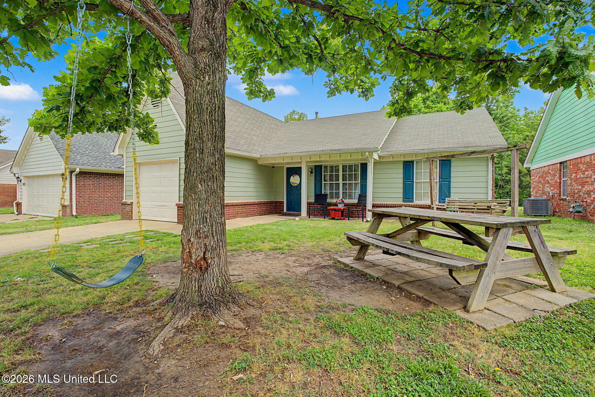 2938 Connor Reed Drive Horn Lake, MS 38637 - Photo 3 of 31 3-web-or-mls-2938 Connor Reed Dr-2