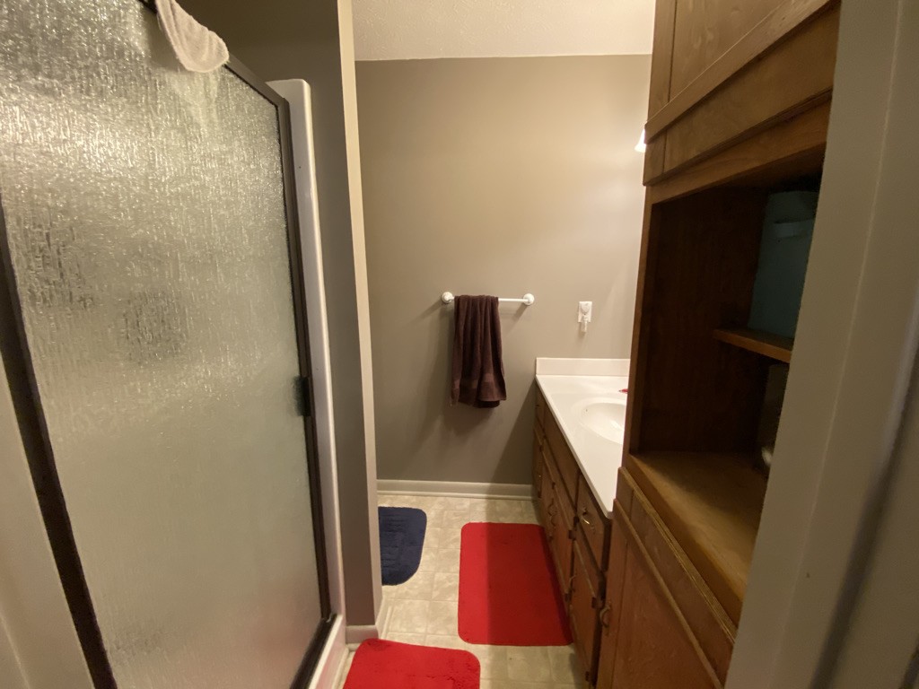 560 Butler Bridge Road Portland, TN 37148 - Photo 12 of 26 a view of walk in closet