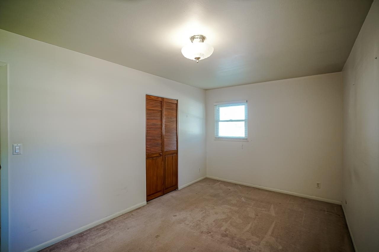 6114 North Randwick Road Peoria, IL 61615 - Photo 13 of 37 Gallery Image 13