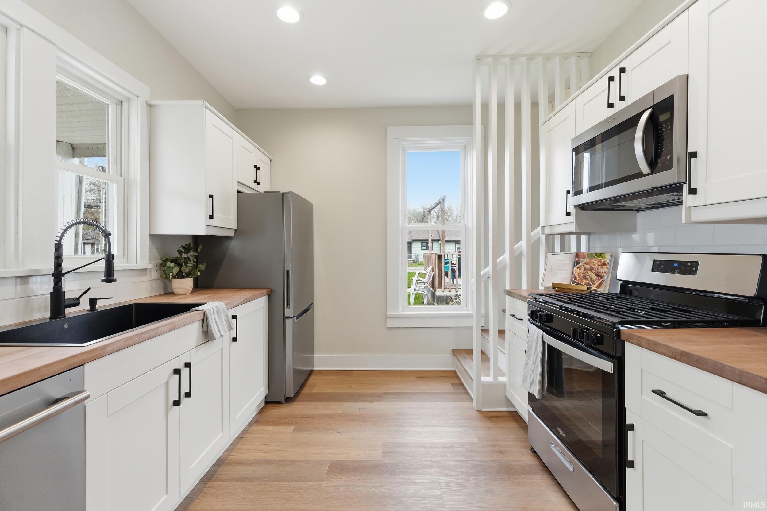 229 Center Street Fort Wayne, IN 46808 - Photo 11 of 36