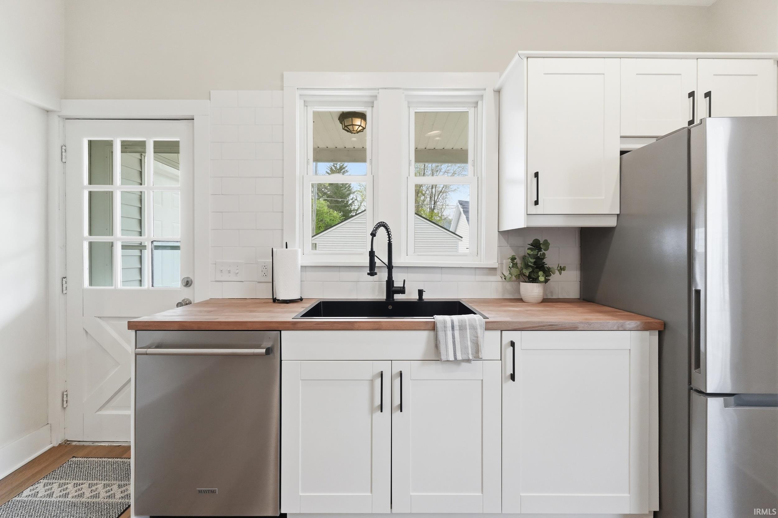 229 Center Street Fort Wayne, IN 46808 - Photo 12 of 36