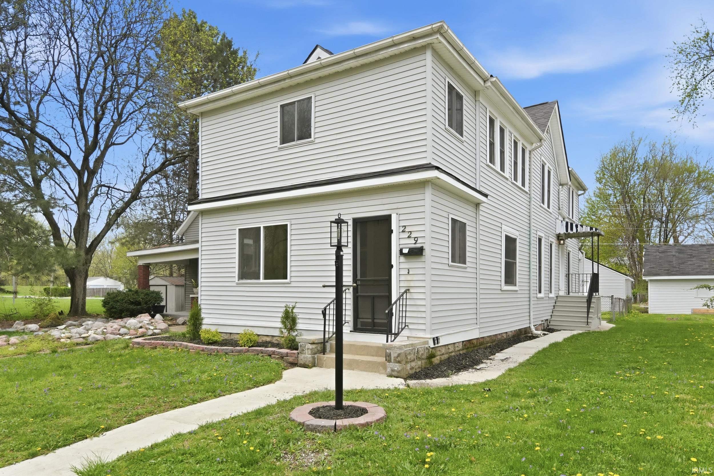 229 Center Street Fort Wayne, IN 46808 - Photo 2 of 36