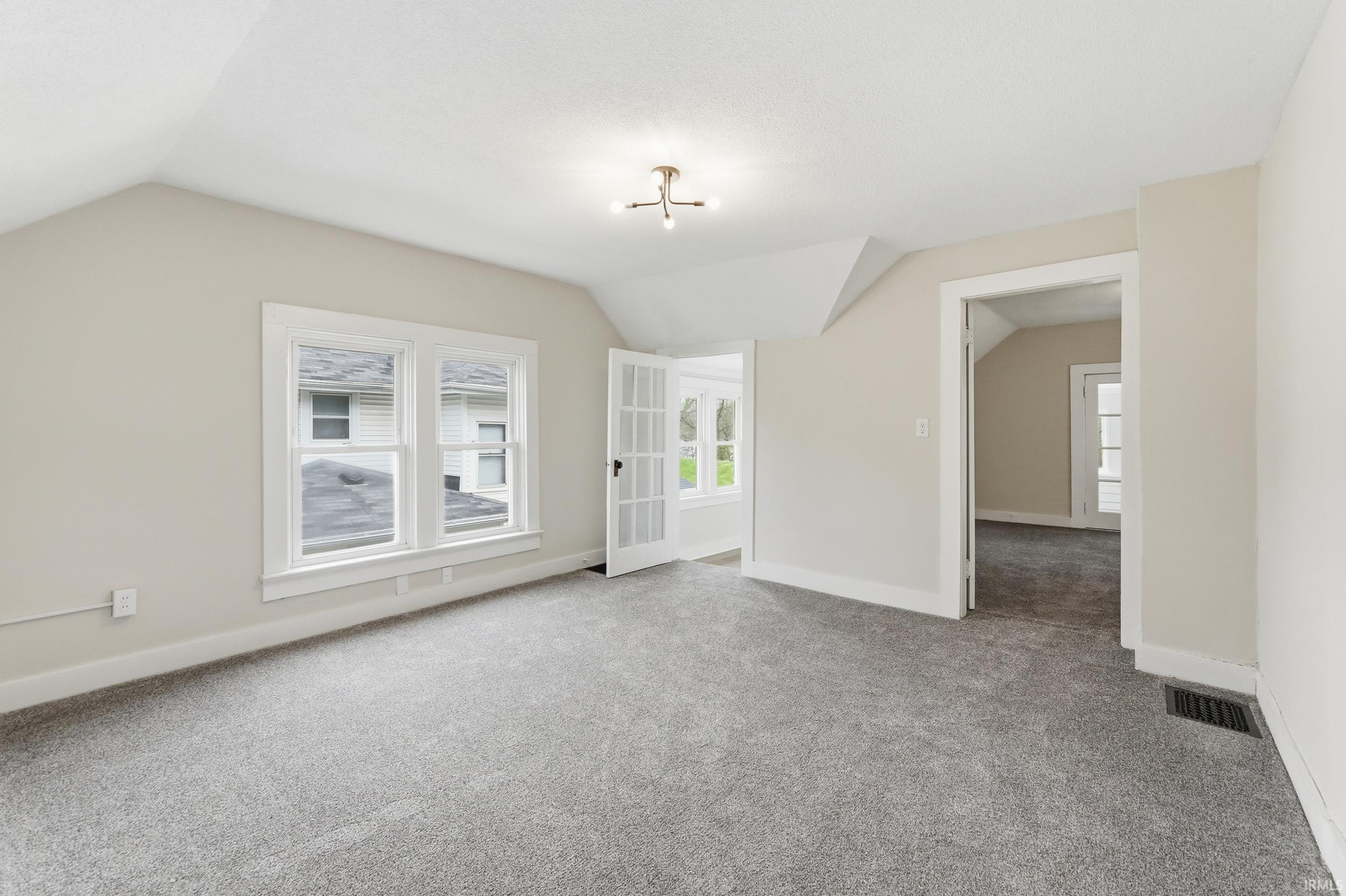 229 Center Street Fort Wayne, IN 46808 - Photo 21 of 36